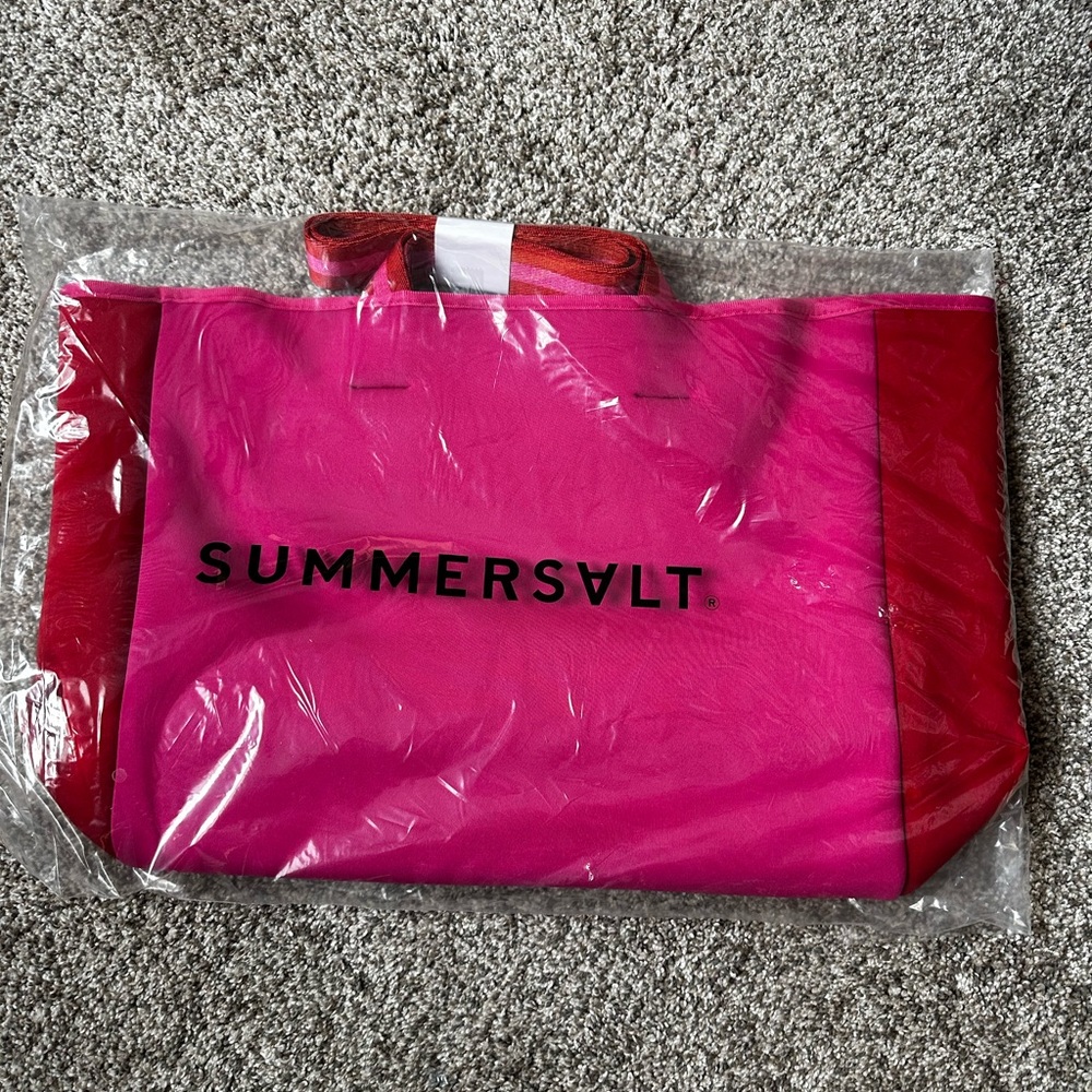❤️ NWT NEOPRENE SUMMERSALT BEACH TOTE. PINK AND RED. - Picture 3 of 8